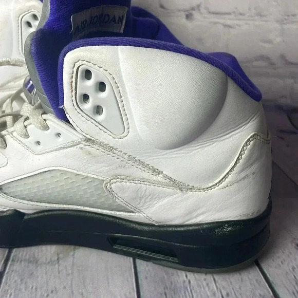 Athletic_Shoes